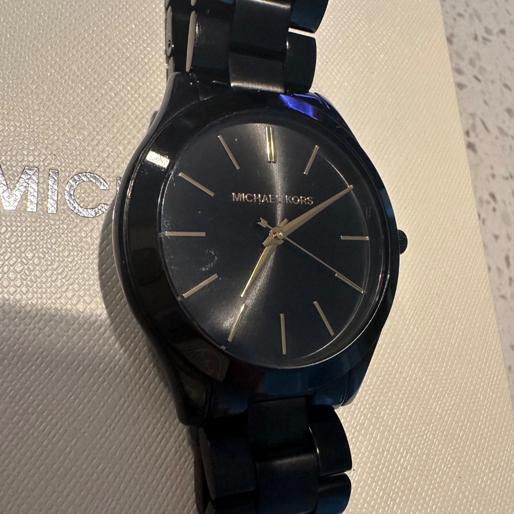 Woman’s Michael Kors Watch - Picture 2 of 3